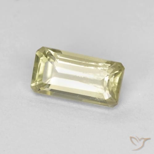 Diásporo con Cambio de Color Amarillo medio natural de 0.76 ct, Corte Octágono / Esmeralda, VS
