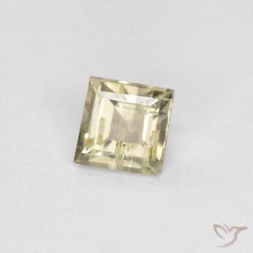 Diásporo con Cambio de Color Amarillo pálido natural de 0.58 ct, Corte Baguette, SI