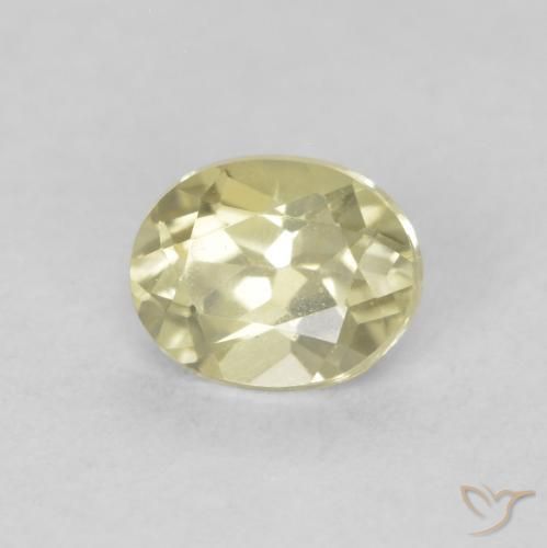 Diásporo con Cambio de Color Amarillo claro natural de 0.44 ct, Ovalada, VVS
