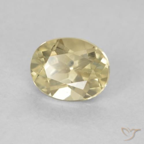Diásporo con Cambio de Color Amarillo claro natural de 0.53 ct, Ovalada, VVS