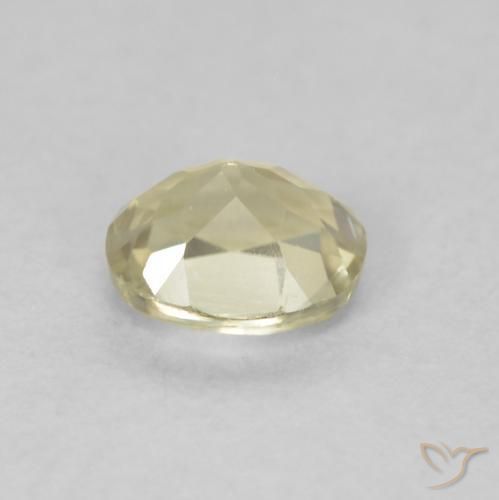 Diásporo con Cambio de Color Amarillo claro natural de 0.45 ct, Ovalada, VVS
