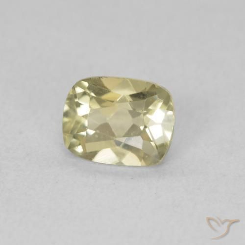 Diásporo con Cambio de Color Amarillo muy claro natural de 0.81 ct, Forma Cojín, VVS