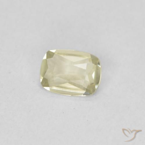 Diásporo con Cambio de Color Amarillo claro natural de 0.45 ct, Forma Cojín, VVS