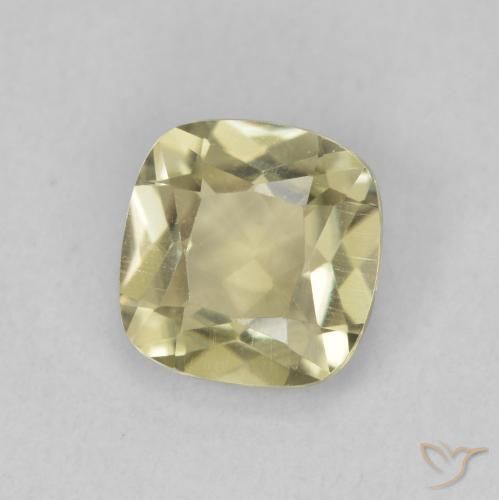 Diásporo con Cambio de Color Amarillo pálido natural de 1.36 ct, Forma Cojín, VVS