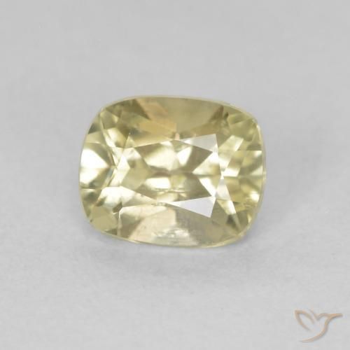Diásporo con Cambio de Color Amarillo claro natural de 0.74 ct, Forma Cojín, VS