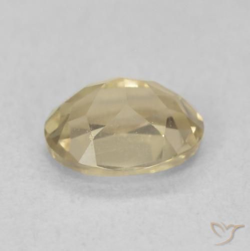 Diásporo con Cambio de Color Amarillo cálido natural de 0.66 ct, Ovalada, VVS-VS