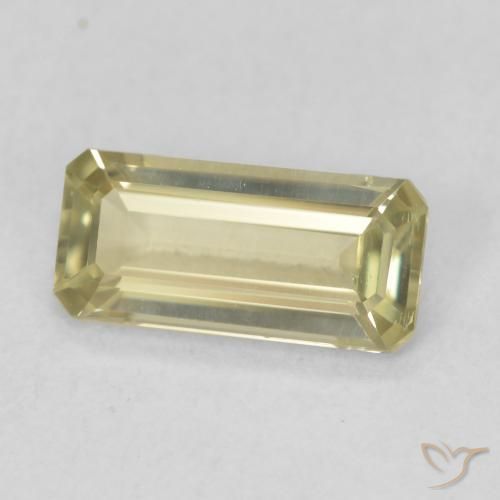 Diásporo con Cambio de Color Amarillo claro natural de 0.90 ct, Corte Octágono / Esmeralda, VS