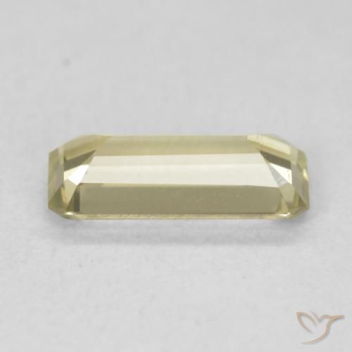 Diásporo con Cambio de Color Amarillo claro natural de 0.90 ct, Corte Octágono / Esmeralda, VS