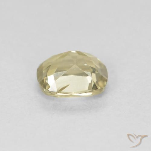 Diásporo con Cambio de Color Amarillo claro natural de 0.69 ct, Forma Cojín, VVS-VS
