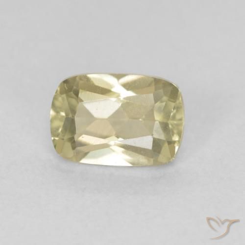 Diásporo con Cambio de Color Amarillo claro natural de 0.74 ct, Forma Cojín, VVS-VS
