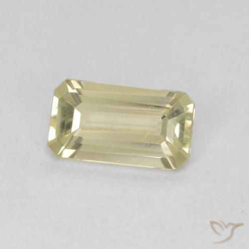 Diásporo con Cambio de Color Verde amarillo natural de 0.74 ct, Corte Octágono / Esmeralda, VS