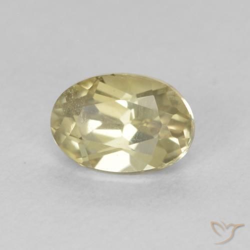 Diásporo con Cambio de Color Amarillo muy claro natural de 0.67 ct, Ovalada, VS
