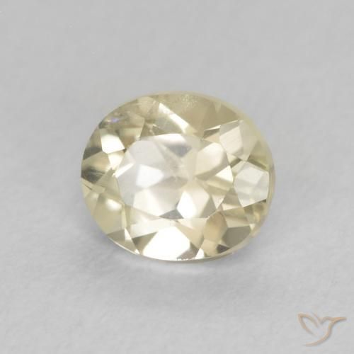 Diásporo con Cambio de Color Amarillo claro natural de 0.60 ct, Ovalada, VS
