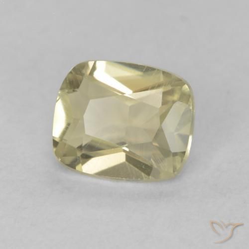 Diásporo con Cambio de Color Amarillo claro natural de 0.56 ct, Forma Cojín, VVS