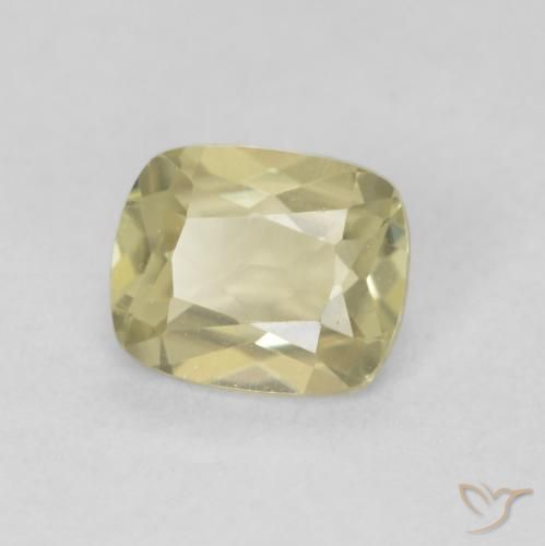 Diásporo con Cambio de Color Amarillo claro natural de 0.75 ct, Forma Cojín, VVS