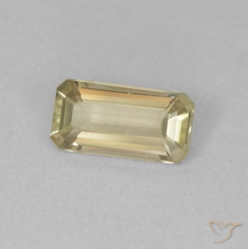 Diásporo con Cambio de Color Amarillo claro natural de 0.87 ct, Corte Octágono / Esmeralda, VVS