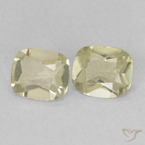 Gemas de Diásporo con Cambio de Color Amarillo claro natural de 0.73 ct, Forma Cojín, VS