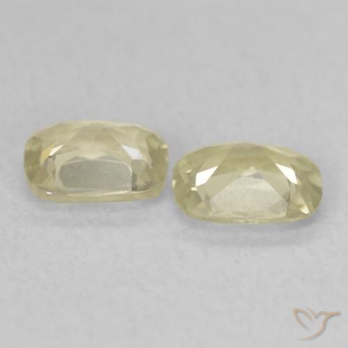 Gemas de Diásporo con Cambio de Color Amarillo claro natural de 0.73 ct, Forma Cojín, VS