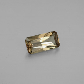 Granate que cambia de color Marrón a rosado rojizo verdoso natural de 0.67 ct, corte esmeralda, VS