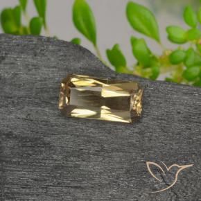 Granate que cambia de color Amarillo terroso natural de 0.74 ct, Corte Octágono / Esmeralda, VVS-VS