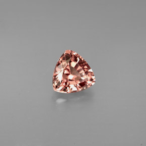 Granate que cambia de color rosado / rojo naranja natural de 0.88 ct, Trillón, VS