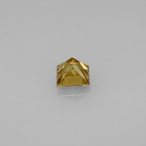 Granate que cambia de color Marrón/naranja verdoso natural de 0.55 ct, Cuadrado, VVS-VS