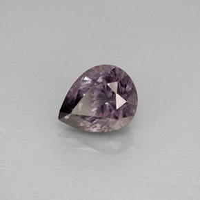 Granate que cambia de color Violeta a rojo natural de 1.76 ct, En forma de pera, VS