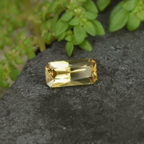 Granate que cambia de color Amarillo dorado natural de 0.61 ct, corte esmeralda, VS