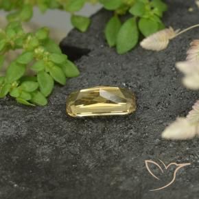 Granate que cambia de color Amarillo dorado natural de 0.72 ct, Corte Octágono / Esmeralda, VS