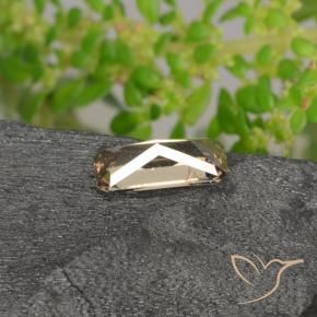 Granate que cambia de color Marrón-oro natural de 0.61 ct, Corte Octágono / Esmeralda, VVS-VS