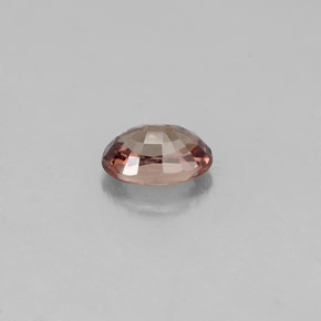 Granate que cambia de color Rosa/rojo marrón natural de 0.71 ct, Corte Óvalo, VVS-VS