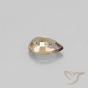 Granate que cambia de color Marrón claro natural de 0.55 ct, En forma de pera, VVS