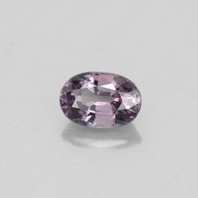 Granate que cambia de color Violeta a rojo natural de 0.77 ct, Corte Óvalo, VVS-VS