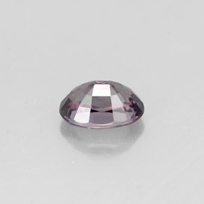 Granate que cambia de color Violeta a rojo natural de 0.77 ct, Corte Óvalo, VVS-VS