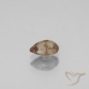 Granate que cambia de color Marrón claro natural de 0.64 ct, En forma de pera, VS