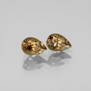 Gemas de Granate que cambia de color Marrón-oro natural de 1.34 ct, En forma de pera, VVS-VS