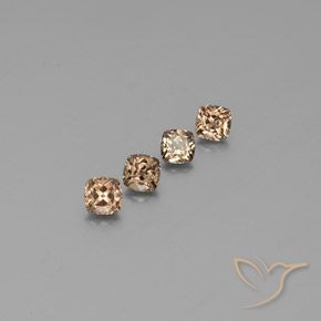 Gemas de Granate que cambia de color Marrón claro natural de 2.10 ct, Forma Cojín, VS
