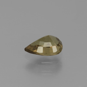 Granate que cambia de color Marrón a rosado rojizo verdoso natural de 0.61 ct, En forma de pera, VS