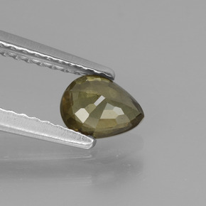 Granate que cambia de color Marrón a rosado rojizo verdoso natural de 0.55 ct, En forma de pera, VS