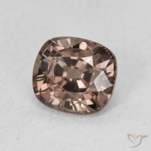 Granate que cambia de color Marrón claro medio natural de 1.02 ct, Forma Cojín, VVS-VS