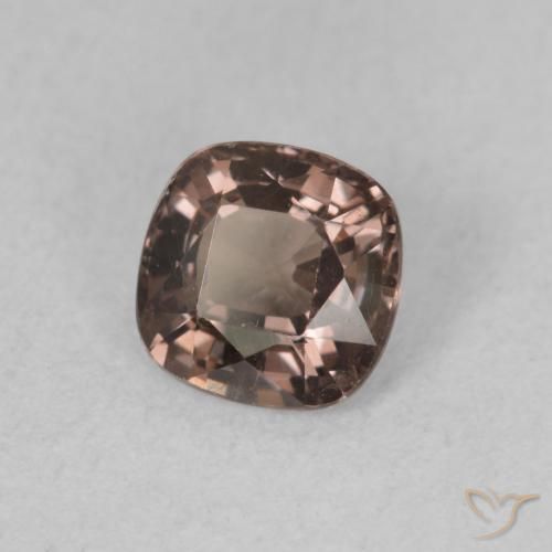 Granate que cambia de color Marrón claro medio natural de 1.05 ct, Forma Cojín, VS