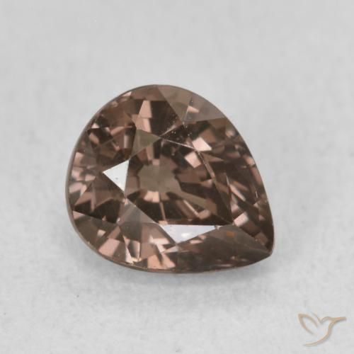 Granate que cambia de color Marrón oscuro natural de 1.14 ct, En forma de pera, VS
