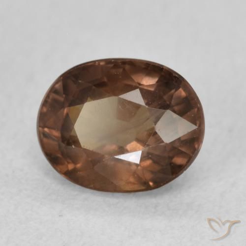 Granate que cambia de color Marrón oscuro natural de 1.57 ct, Ovalada, VS