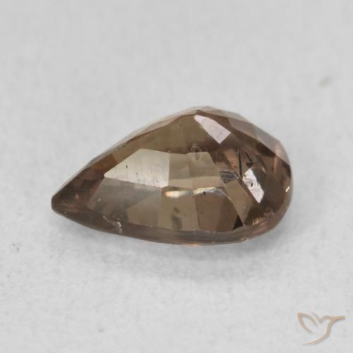 Granate que cambia de color Marrón oscuro natural de 1.08 ct, En forma de pera, VS
