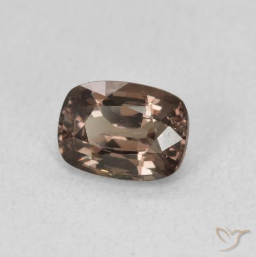 Granate que cambia de color Marrón claro medio natural de 1.17 ct, Forma Cojín, VVS