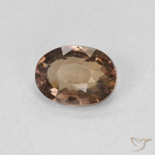 Granate que cambia de color Marrón medio natural de 1.16 ct, Ovalada, VVS