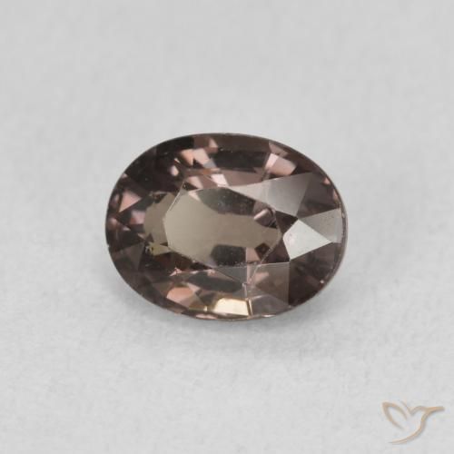 Granate que cambia de color Marrón claro medio natural de 1.38 ct, Corte Óvalo, VVS