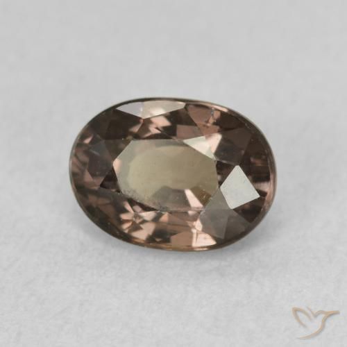 Granate que cambia de color Marrón nogal natural de 1.04 ct, Ovalada, VVS