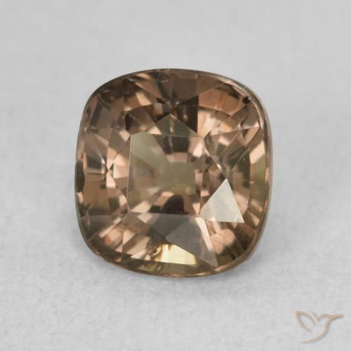 Granate que cambia de color Marrón claro medio natural de 1.13 ct, Forma Cojín, VVS-VS