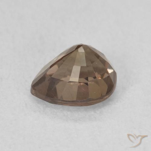 Granate que cambia de color Marrón oscuro natural de 0.97 ct, En forma de pera, VS